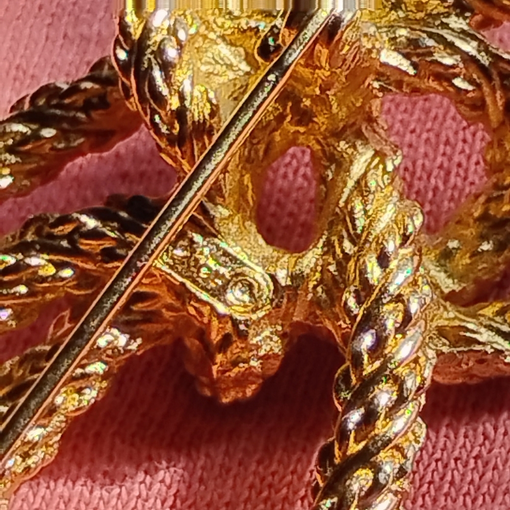 Christian Dior Vintage Elegant Gold Plated Knot Brooch.Authintic - Picture 7 of 16
